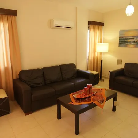 A Three-bedroom With A Private Pool And Landscaped Garden Wi-fi Villa *