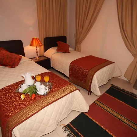 A Three-bedroom With A Private Pool And Landscaped Garden Wi-fi *