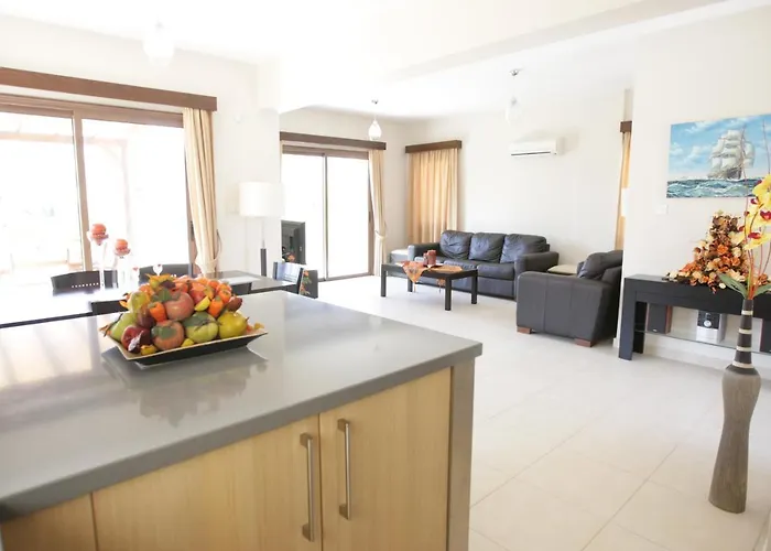 A Three-bedroom With A Private Pool And Landscaped Garden Wi-fi