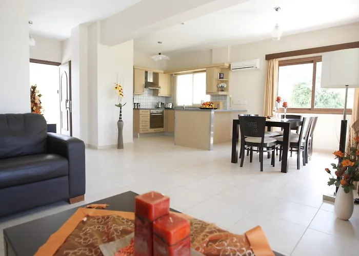 A Three-bedroom With A Private Pool And Landscaped Garden Wi-fi Πισσούρι