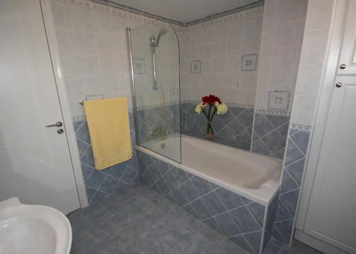 A Three-bedroom With A Private Pool And Landscaped Garden Wi-fi Βίλα