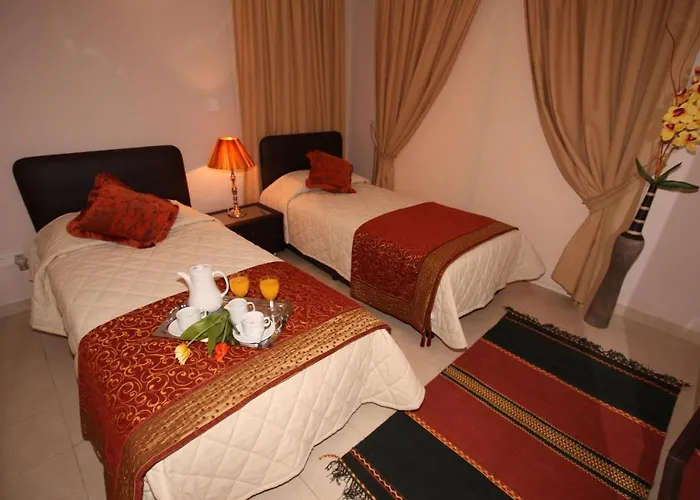 A Three-bedroom With A Private Pool And Landscaped Garden Wi-fi *